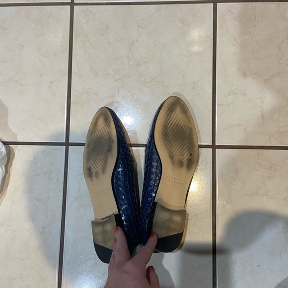 Trotters Liz in navy sz 12W - Picture 7 of 8